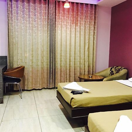 Iroomz Vaishali Residency Bellary Kültér fotó