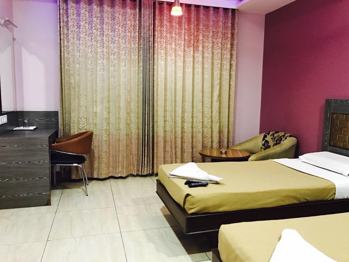 Iroomz Vaishali Residency Bellary Kültér fotó