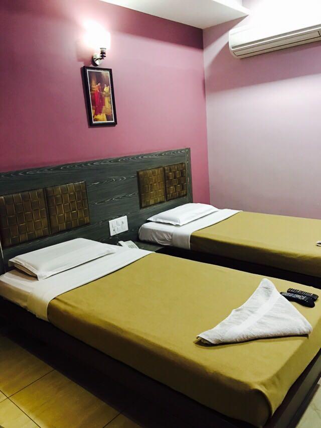 Iroomz Vaishali Residency Bellary Kültér fotó